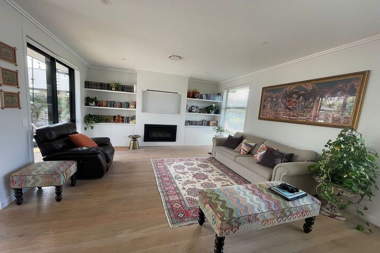 Photo of property in 8 Bellamont Street, Kumeu, 0810