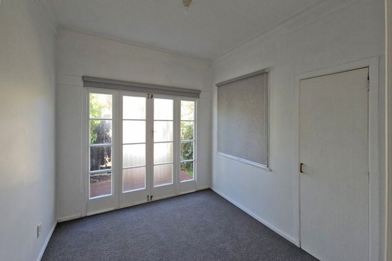 Photo of property in 17 Anzac Avenue, Onekawa, Napier, 4110
