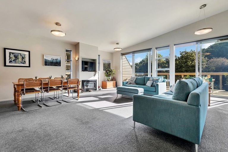 Photo of property in 96a Eskdale Road, Birkdale, Auckland, 0626