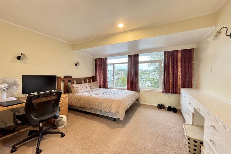 Photo of property in 18 Karachi Crescent, Khandallah, Wellington, 6035