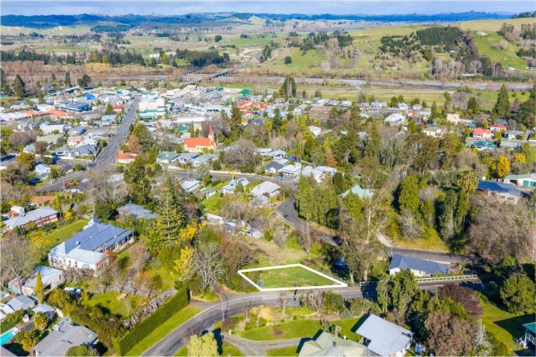 Photo of property in 7 Windsor Road, Waipawa, 4210