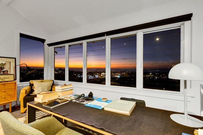 Photo of property in 120 Pendarves Street, New Plymouth, 4312