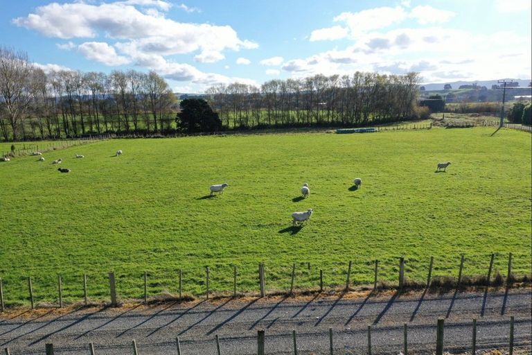 Photo of property in 1 Halls Road, Pahiatua, 4910