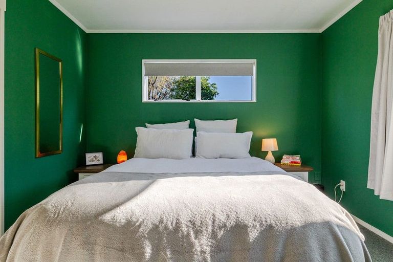 Photo of property in 105 Hillcrest Drive, Kelvin Grove, Palmerston North, 4414