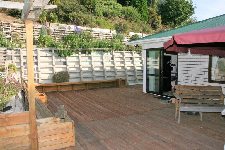 Photo of property in 8 Greenhithe Street, Waihola, Milton, 9073