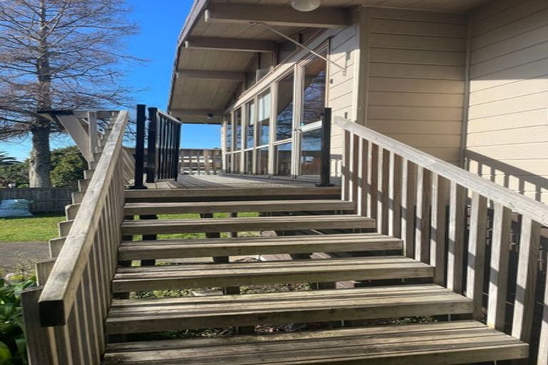 Photo of property in 12 Pennycook Place, Sunnyhills, Auckland, 2010