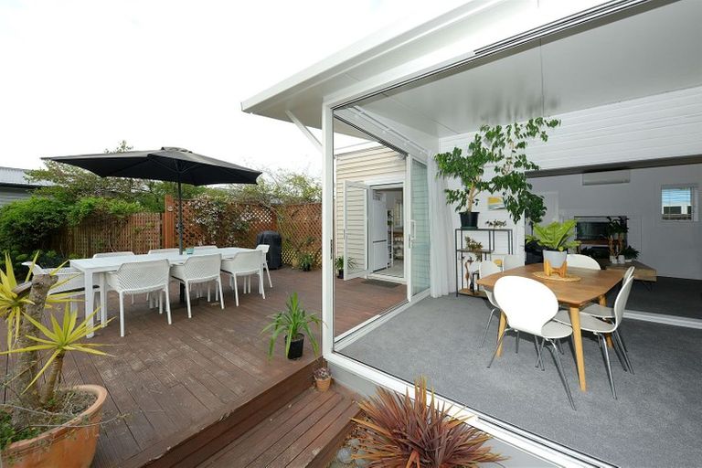 Photo of property in 45 Taupata Street, Redcliffs, Christchurch, 8081