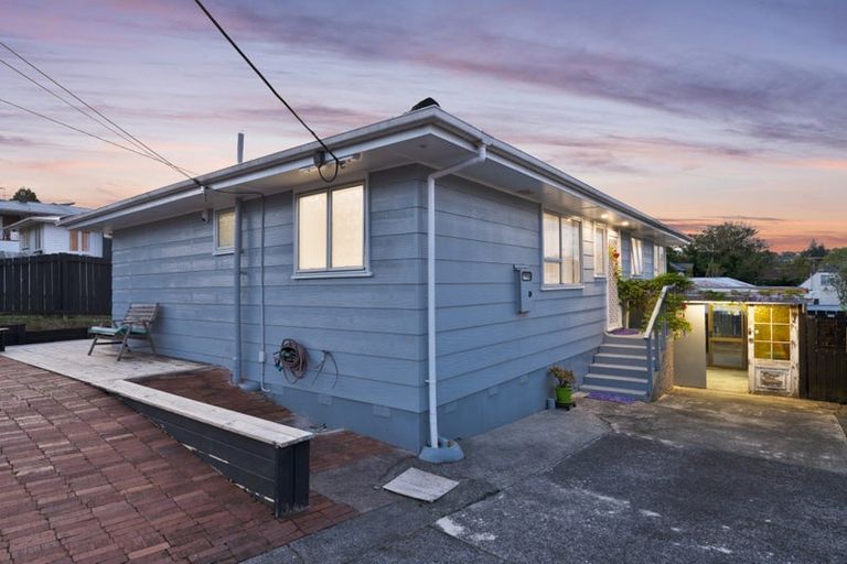 Photo of property in 12 Helena Street, Massey, Auckland, 0614