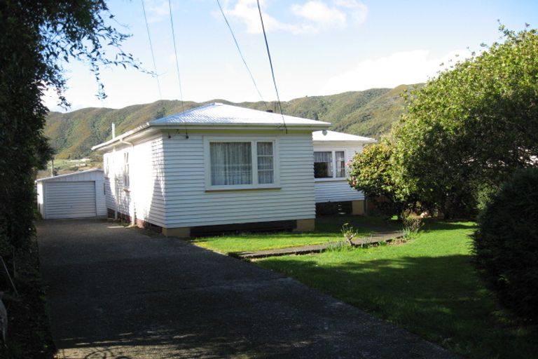 Photo of property in 114 Wellington Road, Wainuiomata, Lower Hutt, 5014
