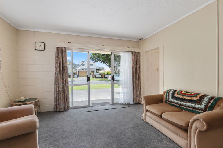 Photo of property in 27 Ocean View Road, Waihi Beach, 3611