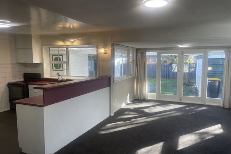 Photo of property in 17 Oakfield Street, Burnside, Christchurch, 8053