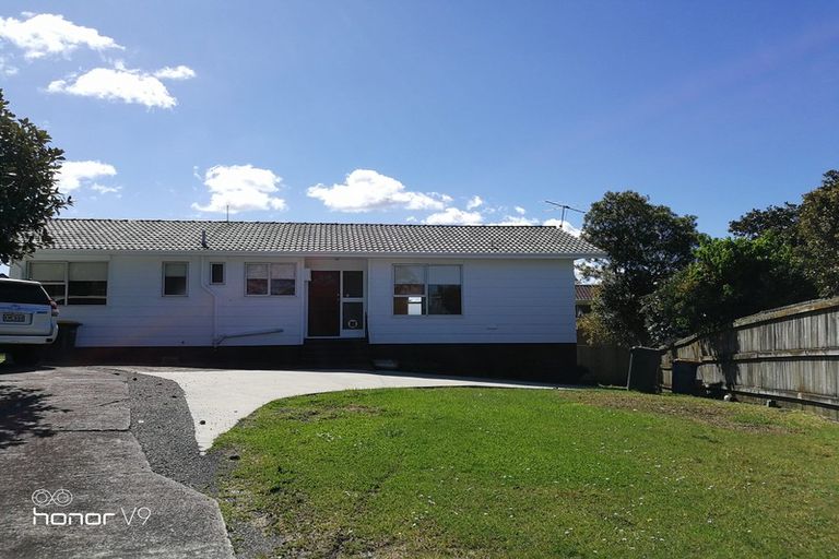 Photo of property in 11 Karo Place, Glendene, Auckland, 0602