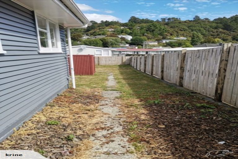 Photo of property in 35 Hanson Grove, Stokes Valley, Lower Hutt, 5019
