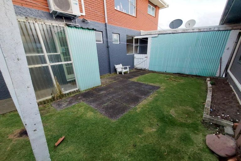 Photo of property in 1/58 Paynters Avenue, Strandon, New Plymouth, 4312