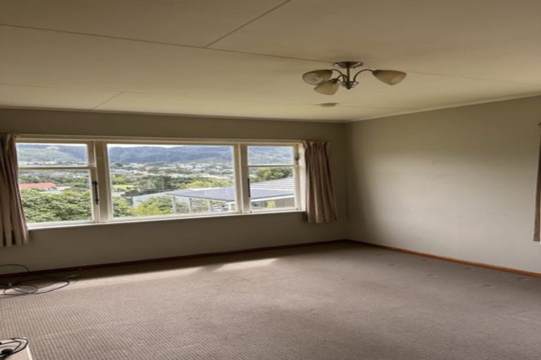 Photo of property in 46 Taylor Terrace, Tawa, Wellington, 5028