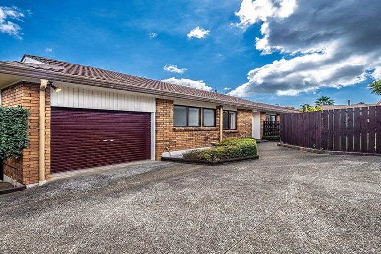 Photo of property in 2/77 Aberfeldy Avenue, Highland Park, Auckland, 2010