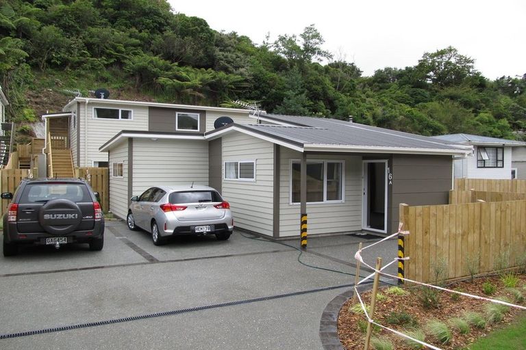 Photo of property in 16a Lincoln Avenue, Tawa, Wellington, 5028