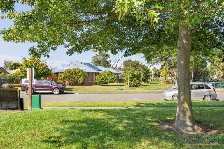 Photo of property in 27 Showgate Avenue, Sockburn, Christchurch, 8042
