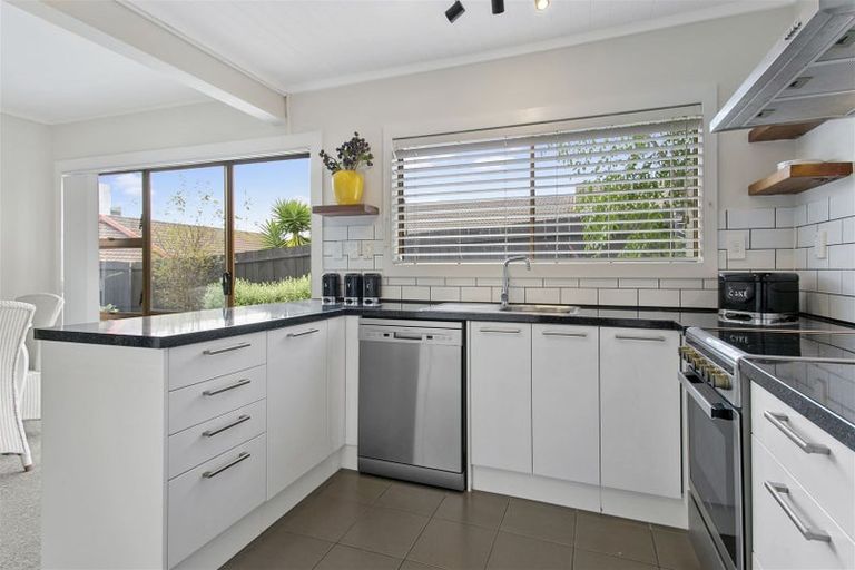Photo of property in 4/8 Wood Street, Papakura, 2110