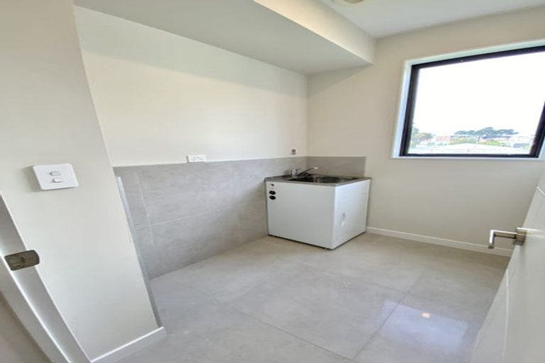 Photo of property in 42 Cirrus Way, Ranui, Auckland, 0612