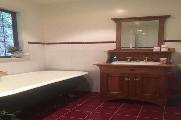 Photo of property in 56 Holloway Road, Aro Valley, Wellington, 6021