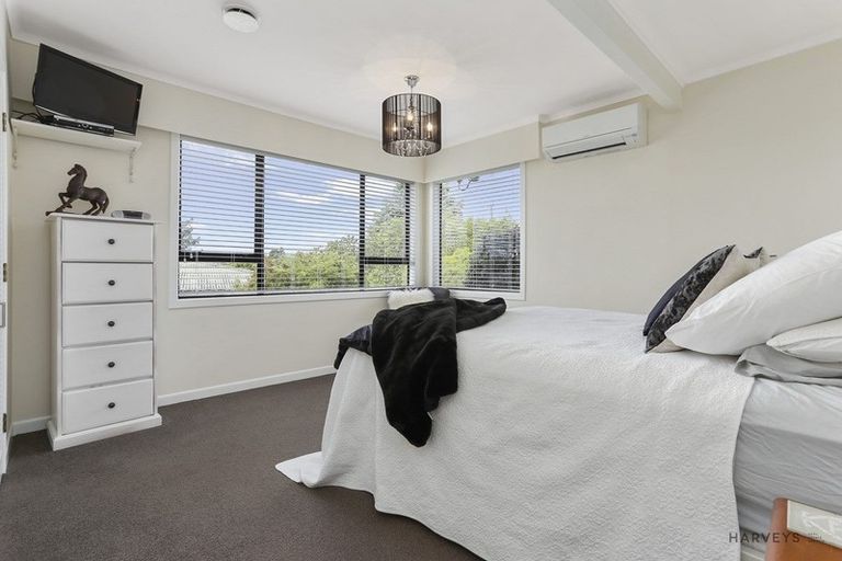 Photo of property in 12 Deane Avenue, Titirangi, Auckland, 0604