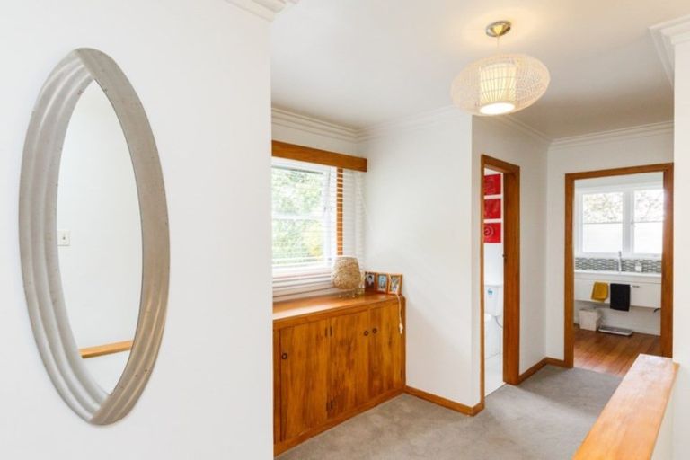 Photo of property in 546 Featherston Street, Roslyn, Palmerston North, 4414