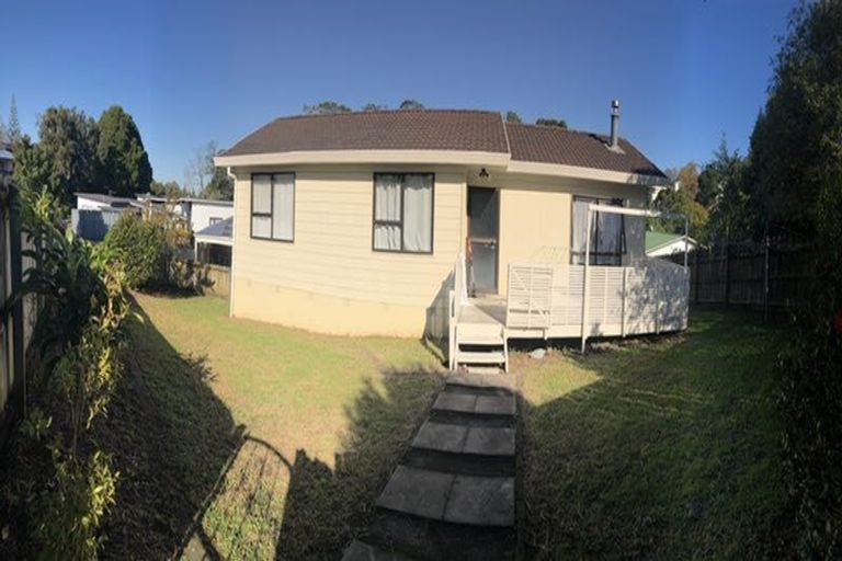 Photo of property in 25 Rehia Road, Massey, Auckland, 0614