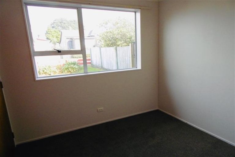 Photo of property in 82 Hine Street, New Plymouth, 4310