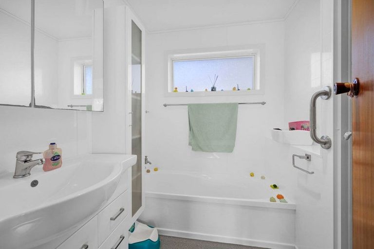 Photo of property in 52a Dixon Avenue, Hawera, 4610