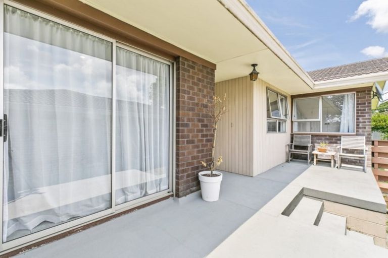 Photo of property in 32 Rushgreen Avenue, Pahurehure, Papakura, 2113