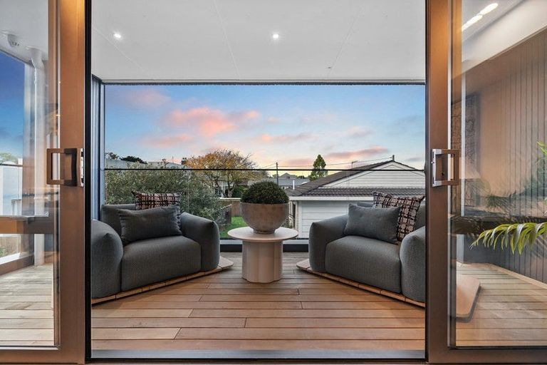 Photo of property in 13b Dominion Street, Takapuna, Auckland, 0622