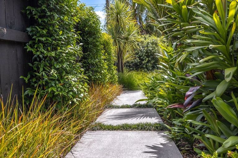 Photo of property in 19 Sea View Road, Ostend, Waiheke Island, 1081