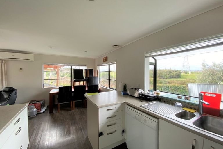 Photo of property in 8 Midvale Place, Burswood, Auckland, 2013