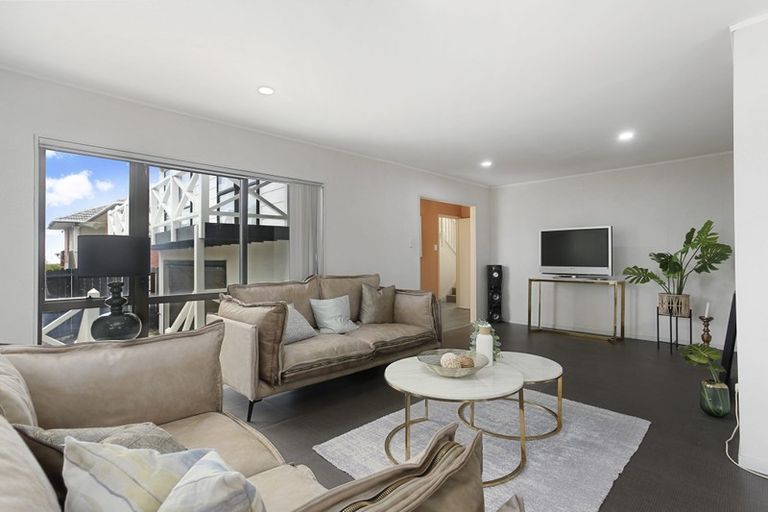 Photo of property in 2/23 Beatrice Avenue, Hillcrest, Auckland, 0627