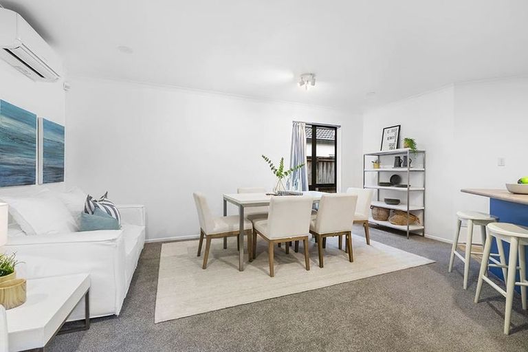 Photo of property in 33 Kate Sheppard Avenue, Torbay, Auckland, 0630