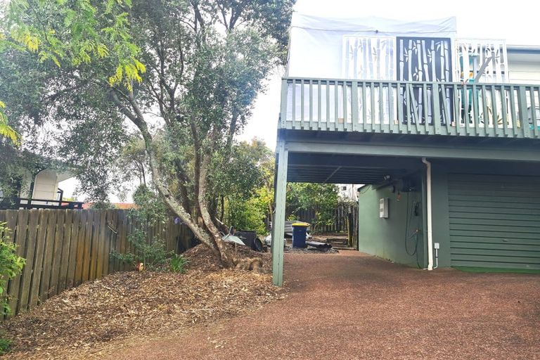 Photo of property in 1/33 Hale Crescent, Bayview, Auckland, 0629