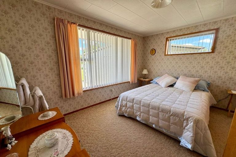 Photo of property in 6 Limbrick Street, Waipawa, 4210