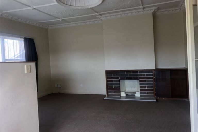 Photo of property in 2 Eden View Road, Sandringham, Auckland, 1025