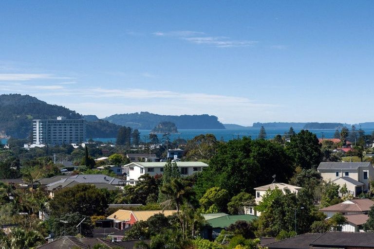 Photo of property in 15 Seagate Place, Red Beach, 0932