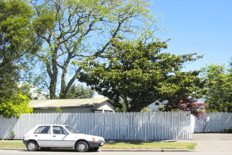 Photo of property in 117 Memorial Avenue, Burnside, Christchurch, 8053