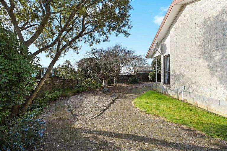 Photo of property in 17 Pohutukawa Drive, Pukete, Hamilton, 3200