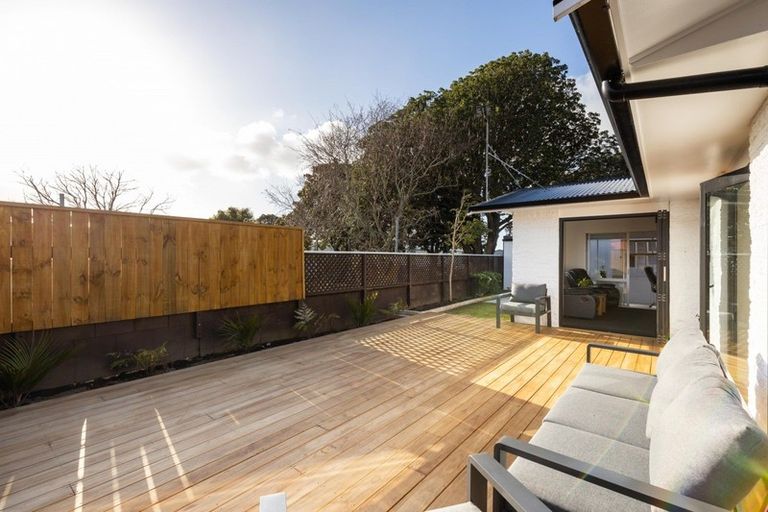 Photo of property in 1/7 Brierley Place, Marfell, New Plymouth, 4310