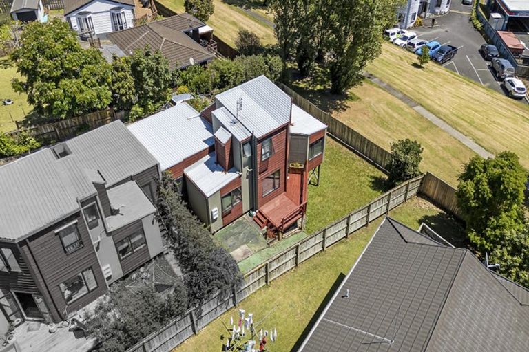 Photo of property in 2/10 Altair Place, Windsor Park, Auckland, 0632