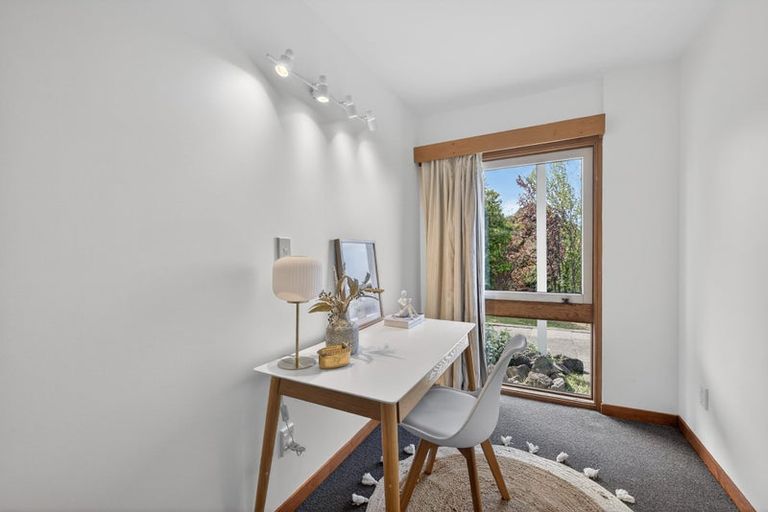 Photo of property in 1 Dyers Pass Road, Cashmere, Christchurch, 8022