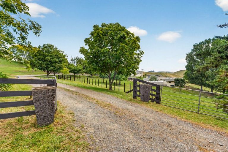 Photo of property in 1222 Taihape Road, Sherenden, Hastings, 4179
