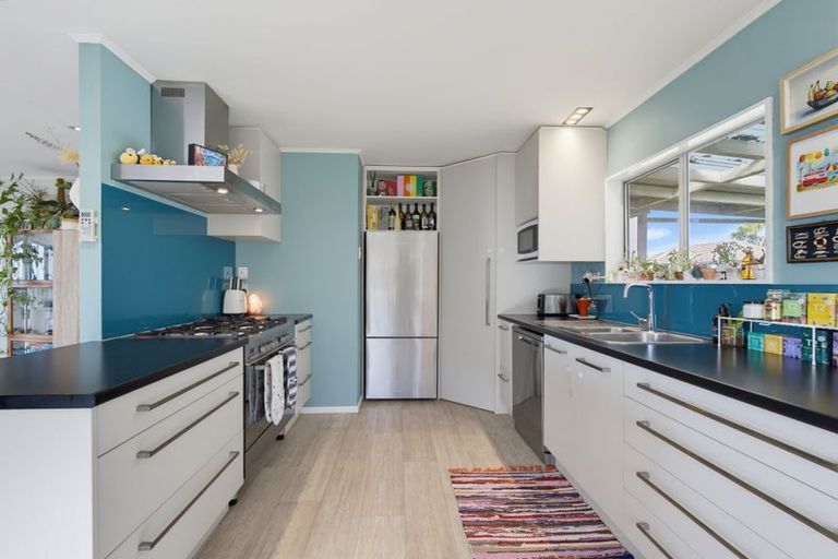 Photo of property in 3 Awatere Place, Snells Beach, 0920
