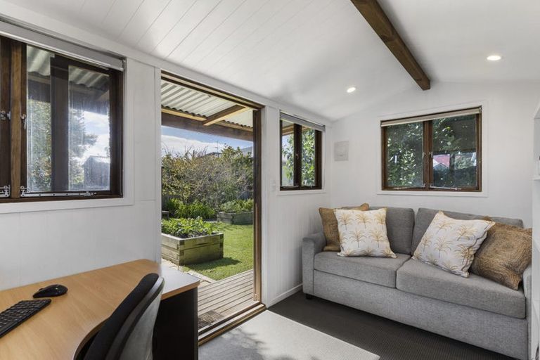 Photo of property in 12 Niccol Avenue, Narrow Neck, Auckland, 0624