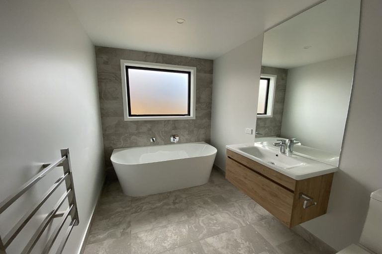 Photo of property in Wooing Tree Vineyard Ltd, 5 Blondie Drive, Cromwell, 9310