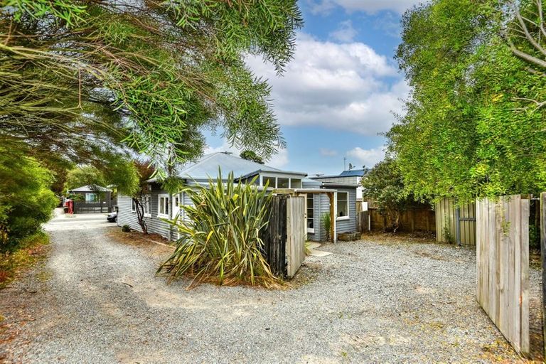 Photo of property in 52 Bowhill Road, New Brighton, Christchurch, 8083
